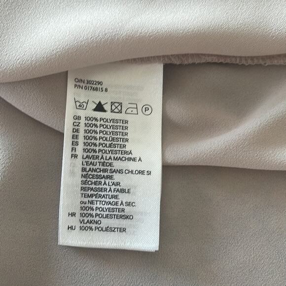 Forever 21 Nude Button Down Long Sleeves Sheath Blouse NWOT - Picture 5 of 7